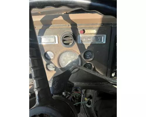 FORD LTS8000 Cab Mount