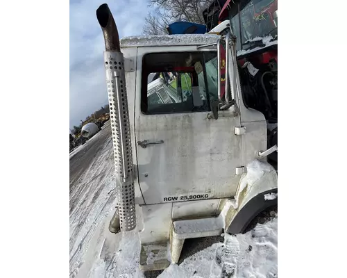 FORD LTS8000 Cab Mount