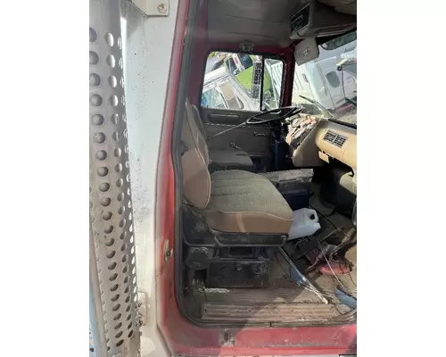 FORD LTS8000 Cab Mount