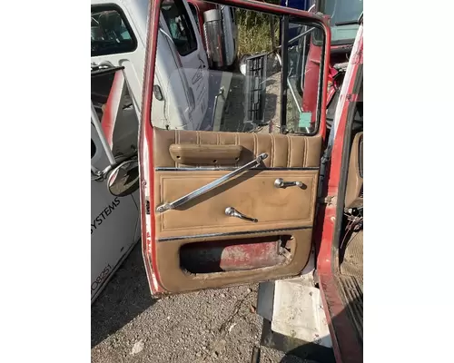 FORD LTS8000 Cab Mount