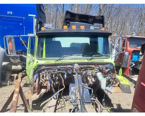 FORD LTS9000 Cab Mount