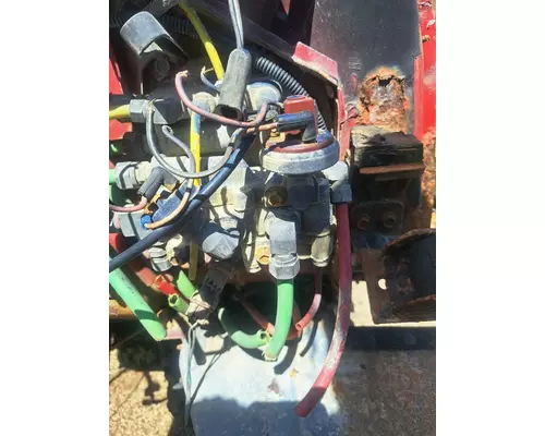 FORD LTS9000 Cab Mount