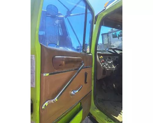 FORD LTS9000 Cab Mount