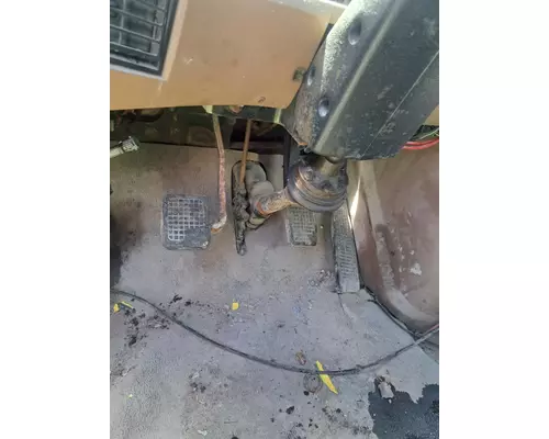 FORD LTS9000 Cab Mount