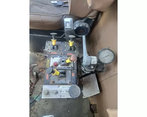 FORD LTS9000 Cab Mount