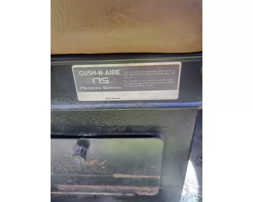FORD LTS9000 Cab Mount