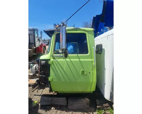 FORD LTS9000 Cab Mount