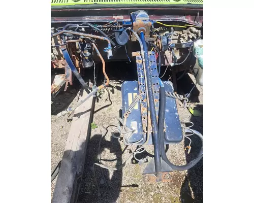 FORD LTS9000 Cab Mount