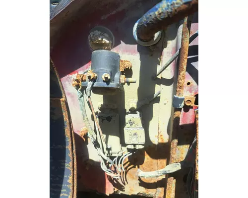 FORD LTS9000 Cab Mount