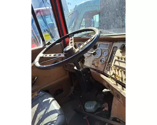 FORD LTS9000 Cab Mount