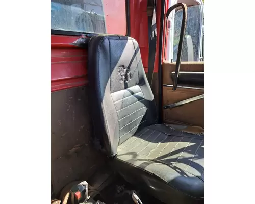 FORD LTS9000 Cab Mount