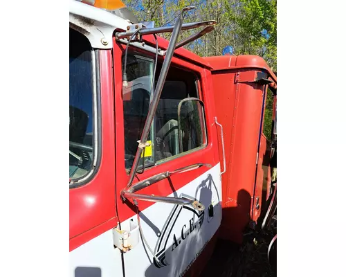 FORD LTS9000 Cab Mount
