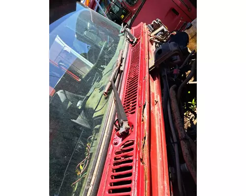 FORD LTS9000 Cab Mount