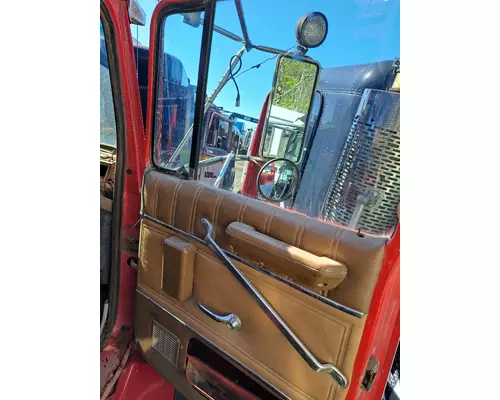 FORD LTS9000 Cab Mount