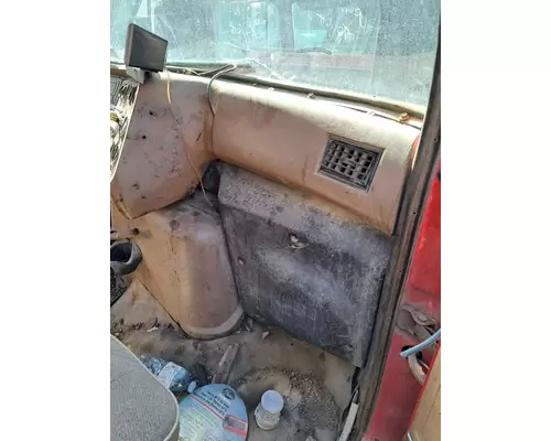 FORD LTS9000 Cab Mount