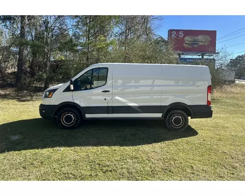 FORD TRANSIT 250 Complete Vehicle