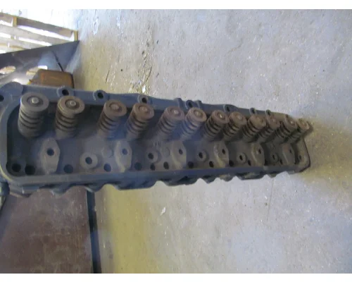 FORD  Cylinder Head