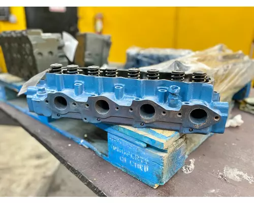 FORD  Cylinder Head