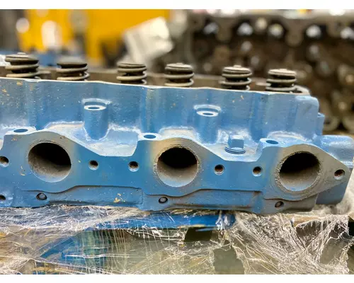 FORD  Cylinder Head