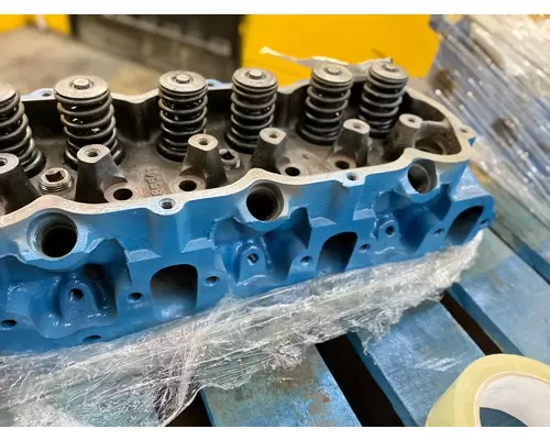 FORD  Cylinder Head