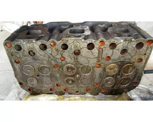 FORD  Cylinder Head