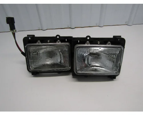 FREIGHTLINER 06-15232-000 Headlamp Assembly