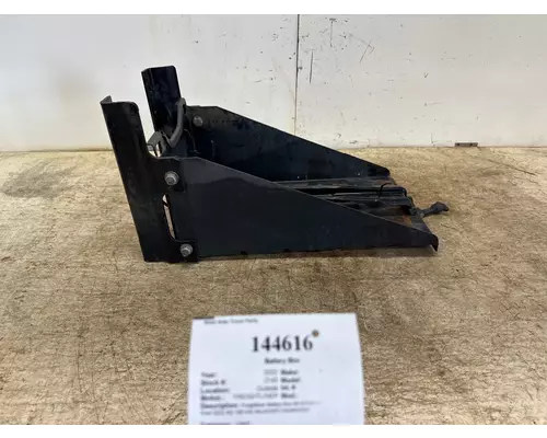 FREIGHTLINER 06-43586-000 Battery Box