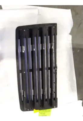 FREIGHTLINER 108 SD GRILLE