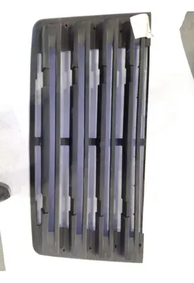 FREIGHTLINER 108 SD GRILLE