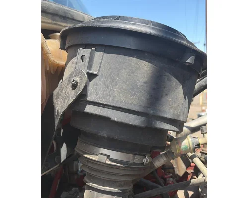 FREIGHTLINER 108SD AIR CLEANER