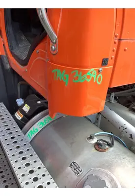 FREIGHTLINER 108SD BODY PARTS