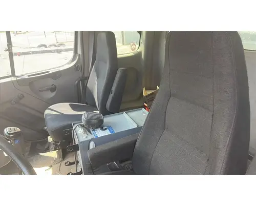 FREIGHTLINER 108SD CAB