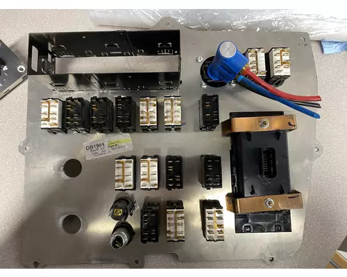 FREIGHTLINER 108SD Dash Panel