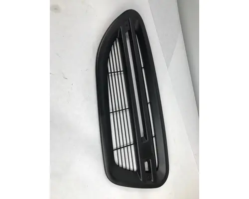 FREIGHTLINER 108SD GRILLE