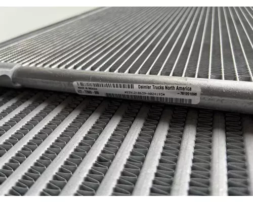 FREIGHTLINER 108SD Radiator