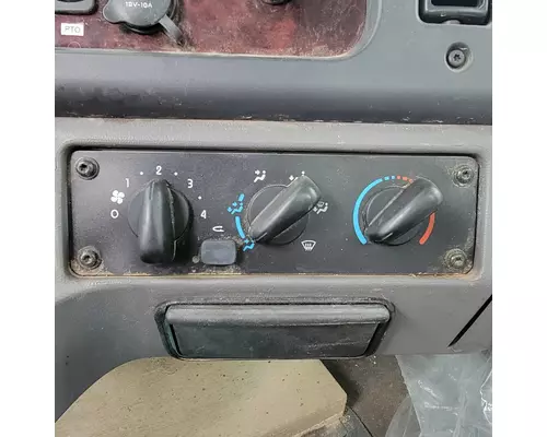 FREIGHTLINER 108SD Temperature Control