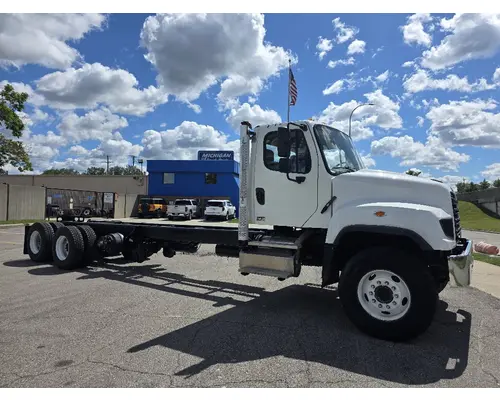 FREIGHTLINER 114 SD Complete Vehicle