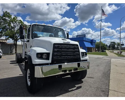 FREIGHTLINER 114 SD Complete Vehicle
