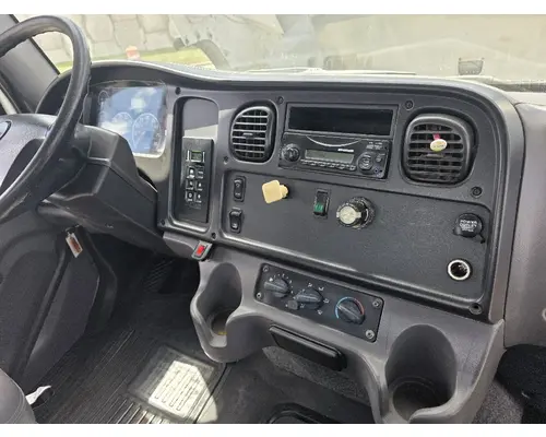 FREIGHTLINER 114 SD Complete Vehicle