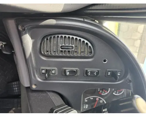 FREIGHTLINER 114 SD Complete Vehicle