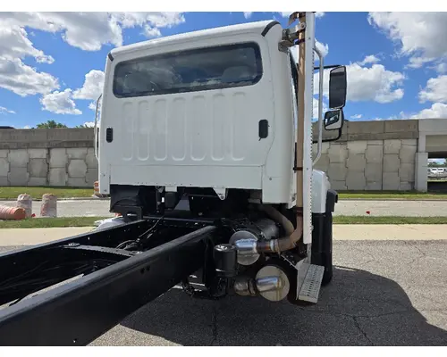 FREIGHTLINER 114 SD Complete Vehicle