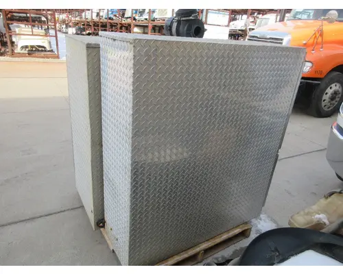 FREIGHTLINER 114 SD Tool Box