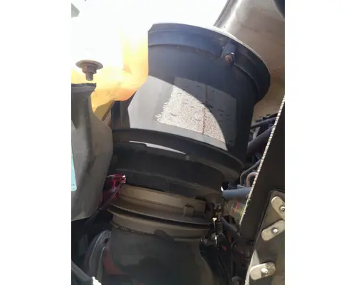 FREIGHTLINER 114SD AIR CLEANER