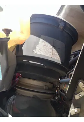 FREIGHTLINER 114SD AIR CLEANER