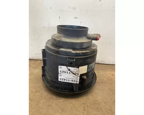 FREIGHTLINER 114SD Air Cleaner