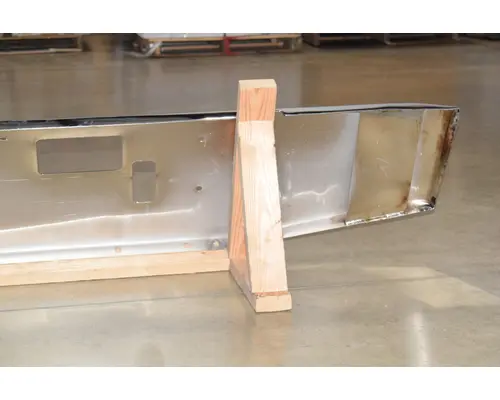 FREIGHTLINER 114SD Bumper Assembly, Front