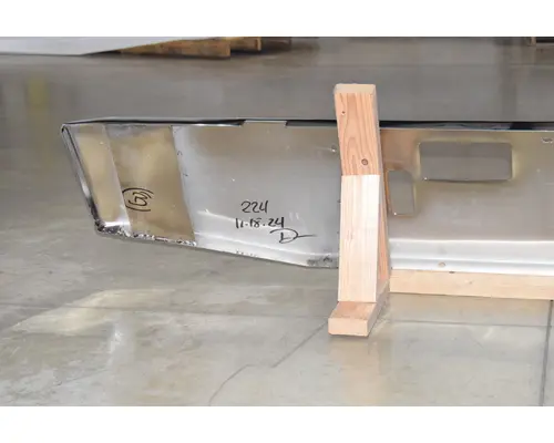 FREIGHTLINER 114SD Bumper Assembly, Front