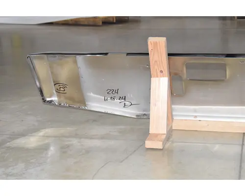 FREIGHTLINER 114SD Bumper Assembly, Front