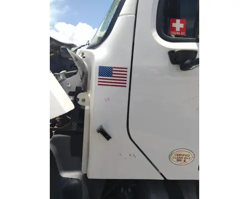 FREIGHTLINER 114SD COWL