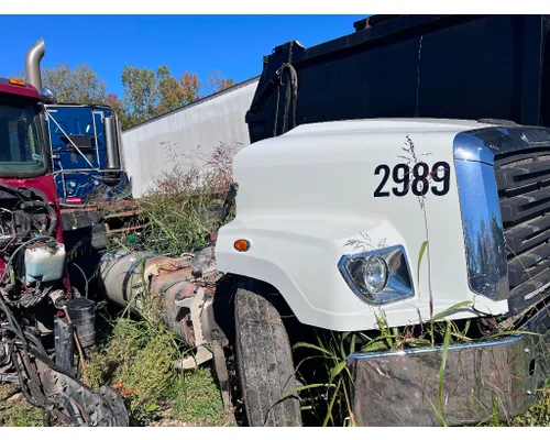 FREIGHTLINER 114SD Complete Vehicle